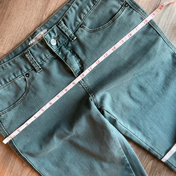 Free People green denim jeans, lovely muted color great condition size 29 - Picture 8 of 9